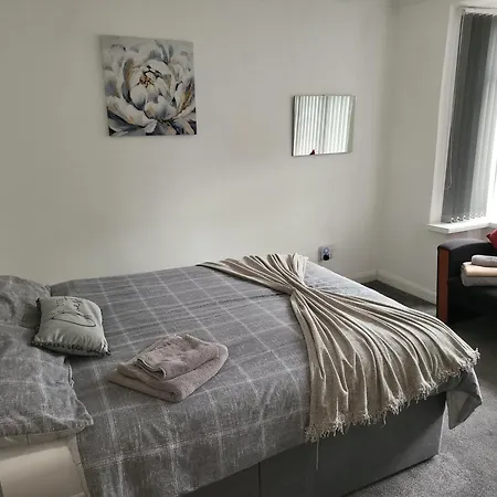 Blissful With 2 Bedrooms Birmingham