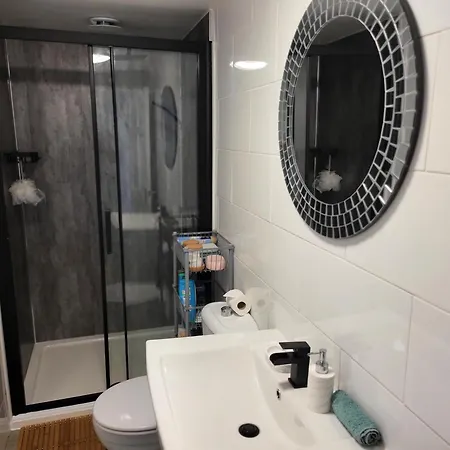 Blissful With 2 Bedrooms *