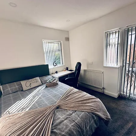 Blissful With 2 Bedrooms *